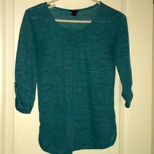 Fitted quarter sleeved RUE-21 tops in great condition! 🔥